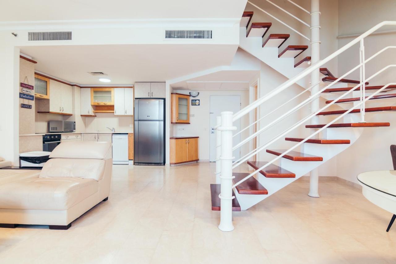 Almog Haifa Israel Apartments מגדלי חוף הכרמל Εξωτερικό φωτογραφία